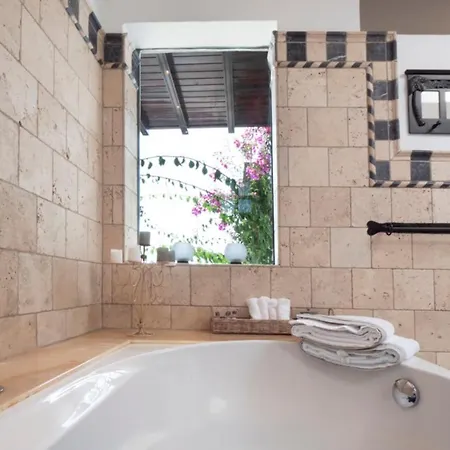 Villa Finca Paraíso - Finest With Incredible Views Over Puerto Del Carmen *
